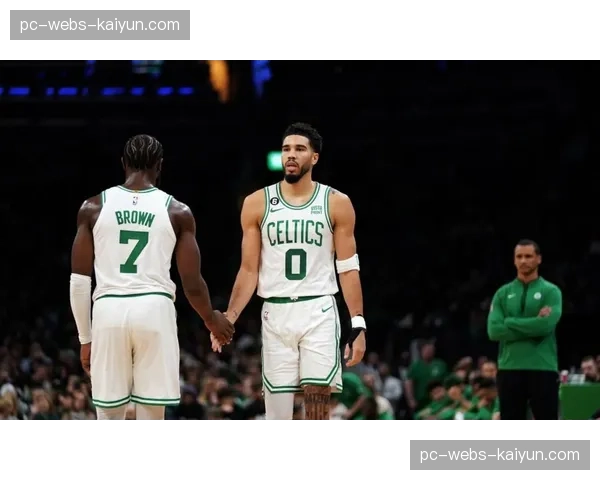 塔图姆杰伦布朗齐爆发，凯尔特人123-91大胜76人取开门红